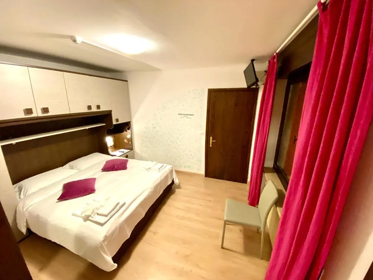 Hotel B&B Lorenzini Ski Selva di Cadore Italia
